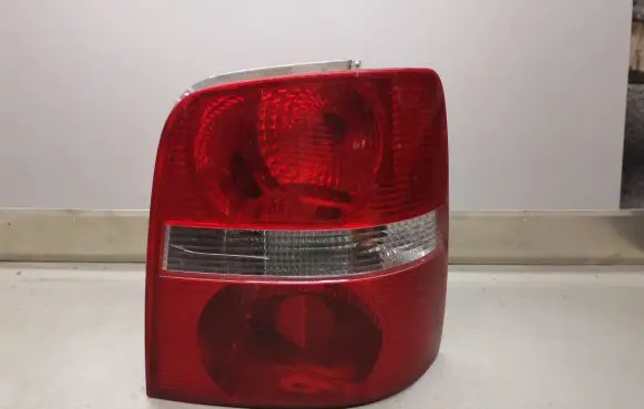 Volkswagen Touran I Rear/tail lights 1T0945258A