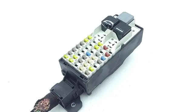 Jaguar F-Pace Fuse module