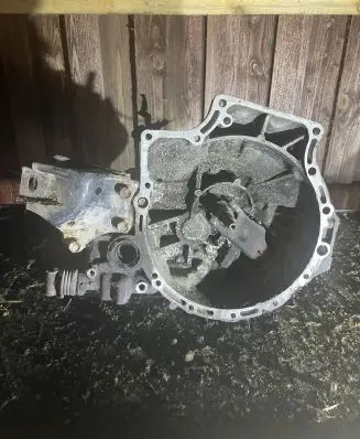 Mazda 323 Manual 5 speed gearbox F5D2