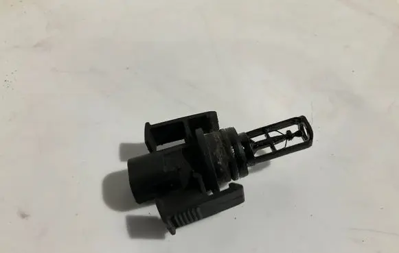 Mercedes-Benz E W211 Intake air temperature sensor A0005422818 06703