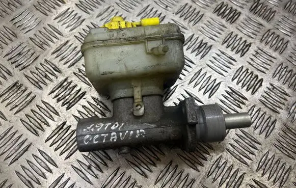 Skoda Octavia Mk1 (1U) Master brake cylinder L481402