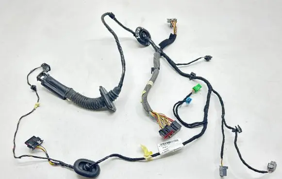 Volvo XC40 Front door wiring loom 32218853AA C38691019