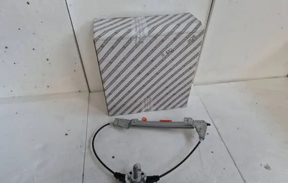 Fiat Grande Punto Front door manual window regulator 51723324 71797419