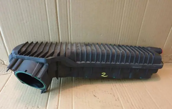 Volvo C30 Intake manifold 30646520