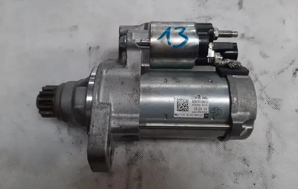 Volkswagen Golf VII Starter motor 02M911024J