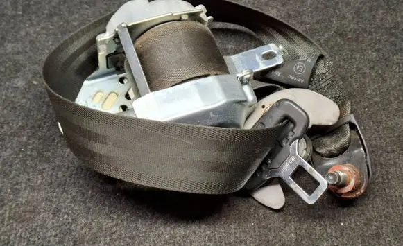 Hyundai i40 Front seatbelt 888103Z000RY 88810-3Z000RY