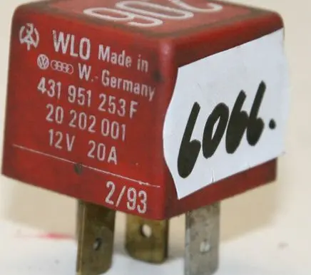 Audi TT Mk1 Other relay 431951253F
