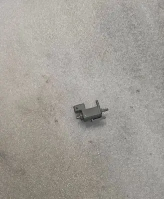 BMW 7 E65 E66 Vacuum valve 70012400 02T205 7516376