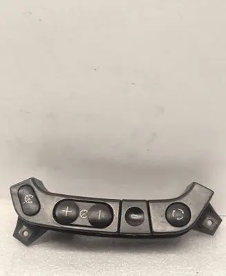 Steering wheel buttons/switches