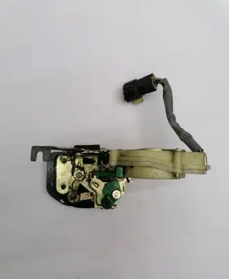 KIA Sorento Front door lock 020531