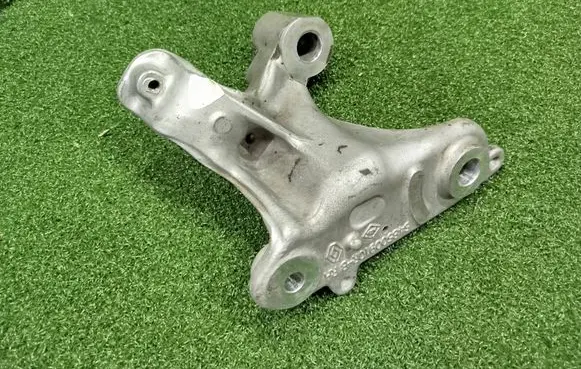 Mercedes-Benz Citan II Engine mounting bracket 548500910R