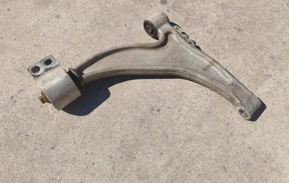 Opel Insignia A Front control arm 13444540