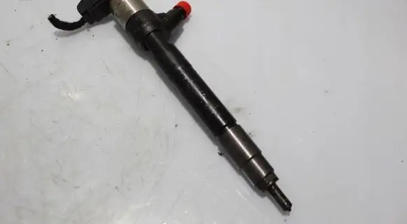 Opel Astra J Fuel injector 55578075