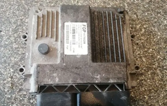 Fiat Doblo Engine control unit/module 51758208