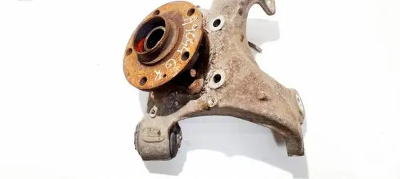 Rear wheel hub
