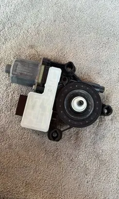 Volkswagen Golf VII Rear door window regulator motor 5Q0959812D