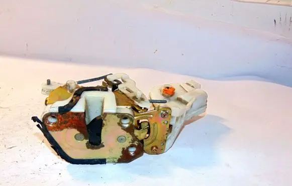 Mitsubishi Galant Rear door lock MR349773