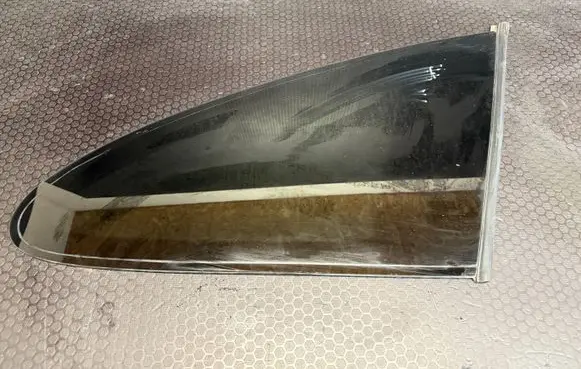 Honda CR-V Rear side window 43R006723 DOT24M101AS3