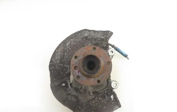 BMW 5 E60 E61 Front wheel hub spindle knuckle 6760953