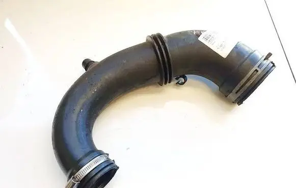 Opel Vivaro Air intake hose/pipe