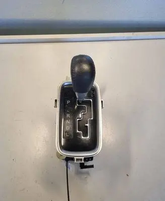 Mitsubishi Outlander Gear shifter/selector 2400A378