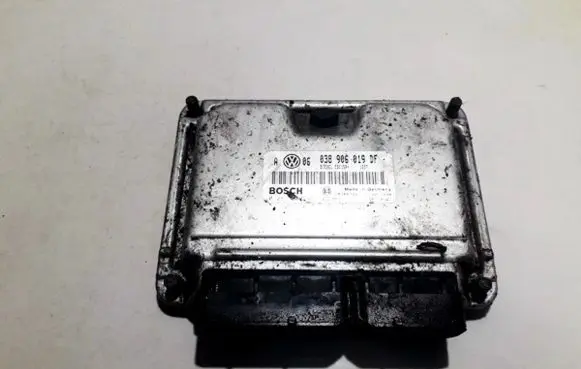 Volkswagen Golf IV Engine control unit/module 038906019 0281010497