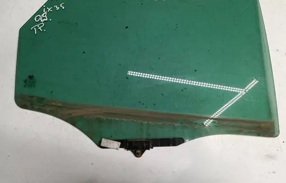 Rear door window glass