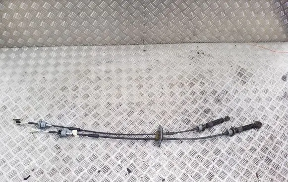 Gear shift cable linkage