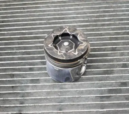 Piston