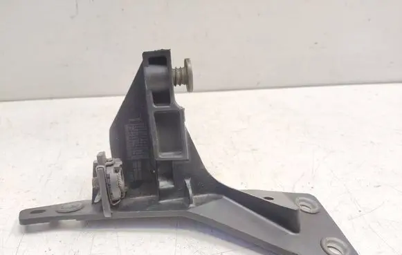 Audi A4 S4 B7 8E 8H Front bumper mounting bracket 8E0805363