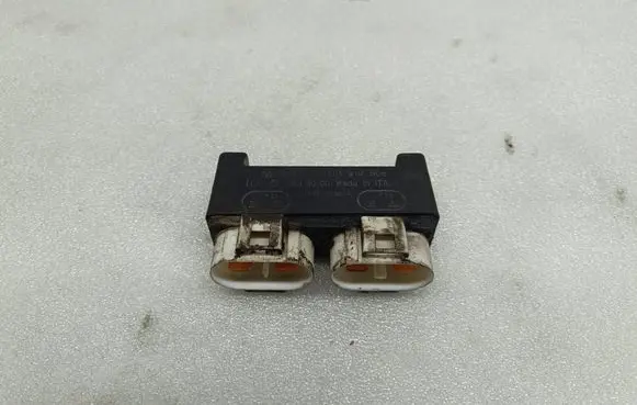 Volkswagen Transporter - Caravelle T4 Coolant fan relay 701919506