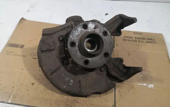 Volkswagen Golf IV Front wheel hub spindle knuckle