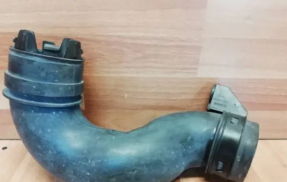 Renault Zoe Air intake duct part 290967479R