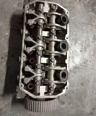 Mitsubishi Endeavor Engine head 