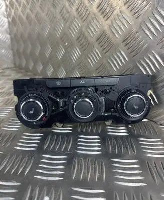 Skoda Octavia Mk2 (1Z) Climate control unit 3T0820047K