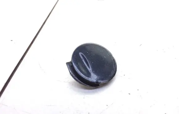 Opel Vectra B Front tow hook cap/cover 001613733 90464536