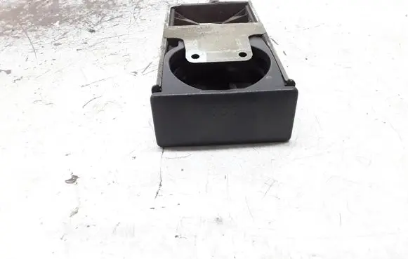Cup holder front