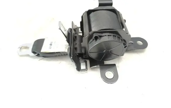 Middle seatbelt (rear)