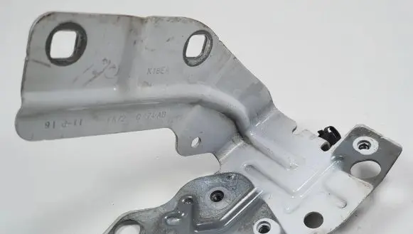 Land Rover Discovery Sport Front splash guards bracket FK72-16C174-AB