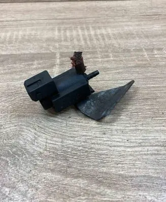 BMW 3 E90 E91 Turbo solenoid valve 7810831 7804167