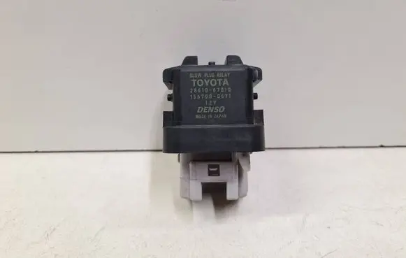 Glow plug pre-heat relay