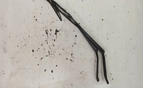Ford Fusion Front wiper blade arm