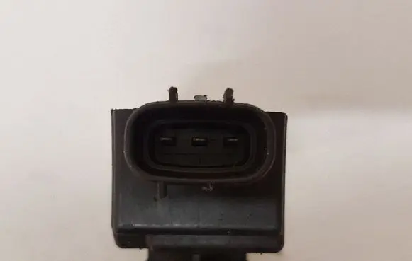Suzuki Grand Vitara II High voltage ignition coil H6T11371 3340065J0