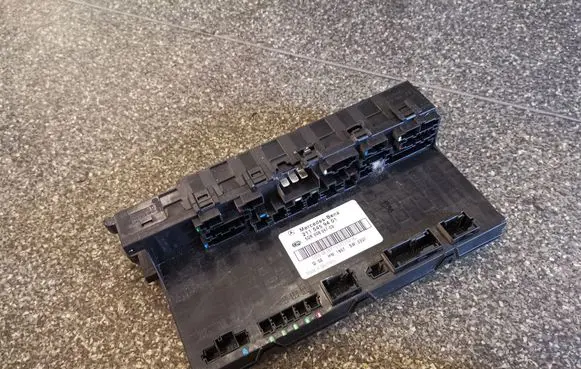 Mercedes-Benz E W211 Comfort/convenience module 2115459401