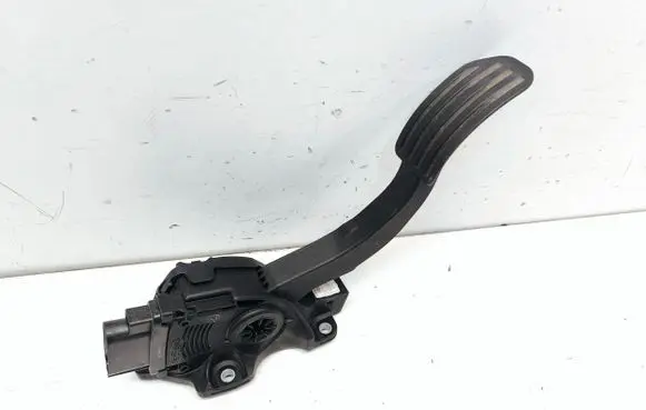 Volvo V60 Accelerator throttle pedal 31329058