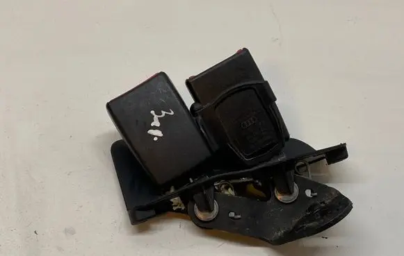 Audi A6 S6 C6 4F Rear seatbelt buckle 4F0857739D 3305178301C