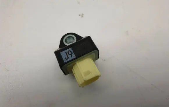 Lexus RX 450H Airbag deployment crash/impact sensor 8983147050 5377P7050
