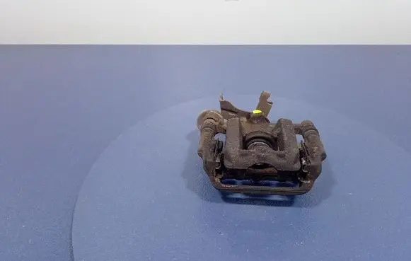 Opel Zafira C Rear brake caliper