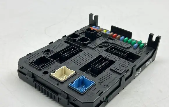 Peugeot 3008 I Comfort/convenience module 967847718001 230462202 230349101