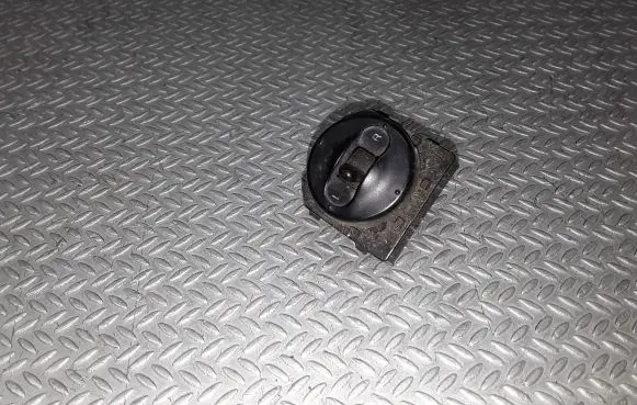 KIA Sorento Wing mirror switch